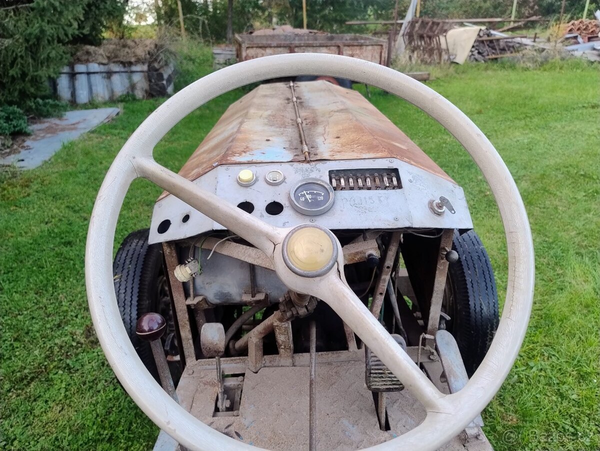 Malotraktor domací výroby s hydralikou - 7