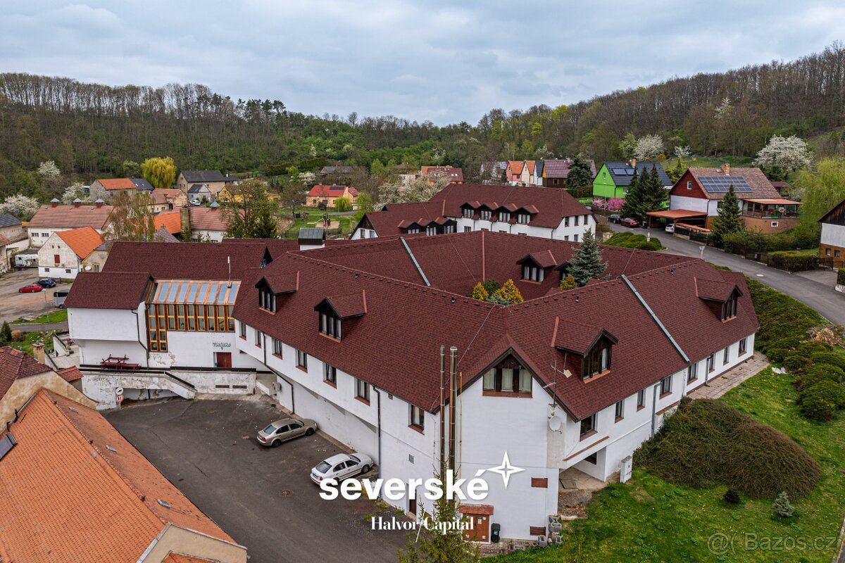 Prodej zavedeného hotelu a restaurace se stálou klientelou - 7
