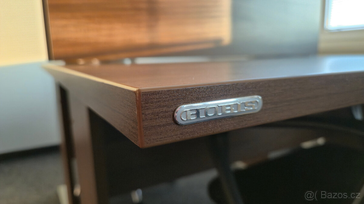 Kancelářský nábytek - stoly a skříně - 7