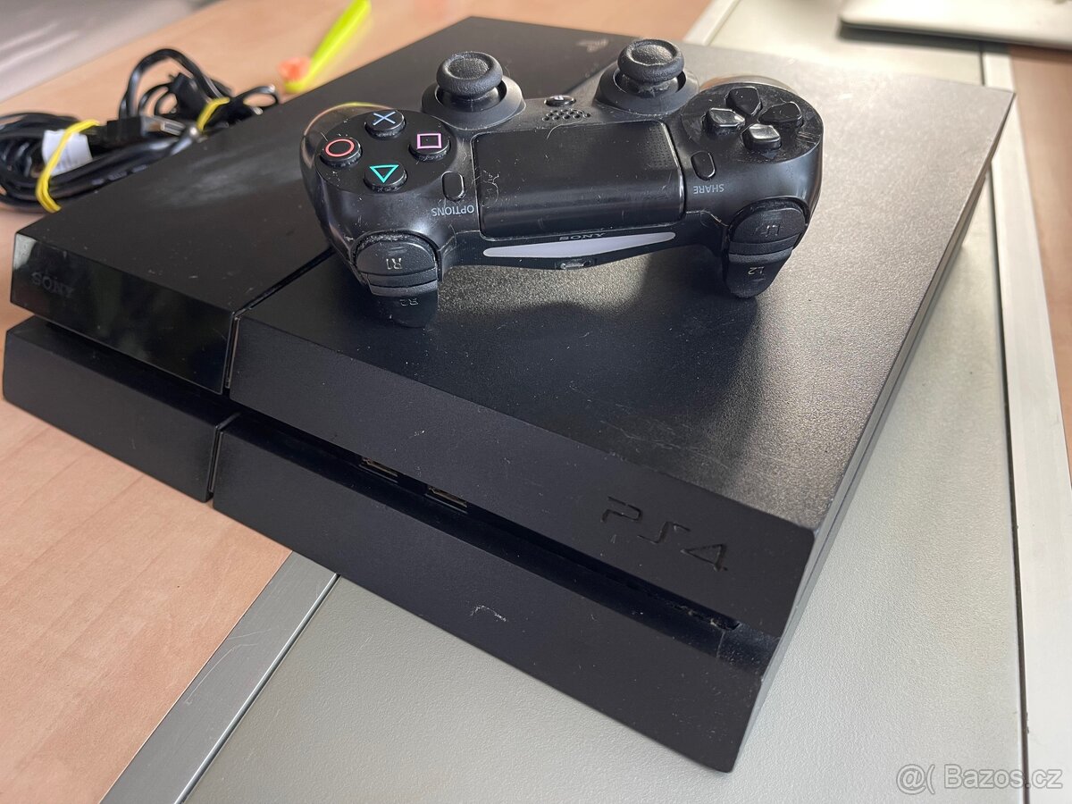 Sony PS4. 500GB - 7