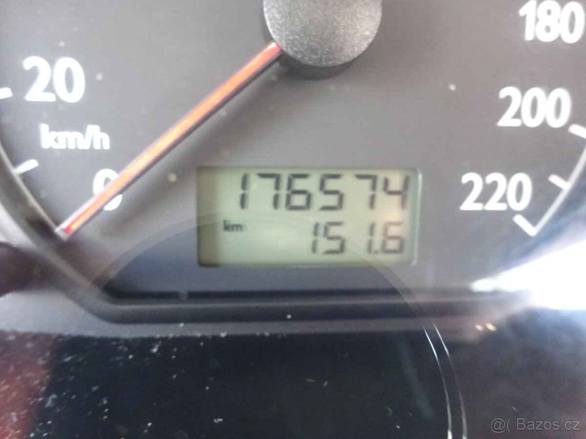 VW Polo 1.2i r.v.2002 (47 kw) STK:4/2027 - 7