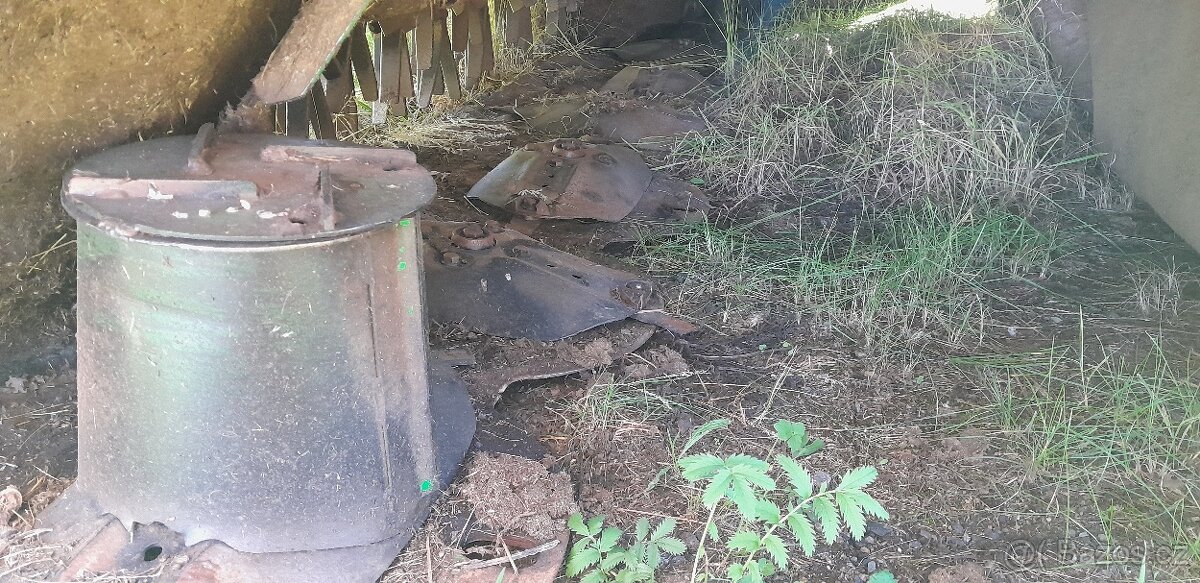 Žací mačkač John Deere 535 - 7