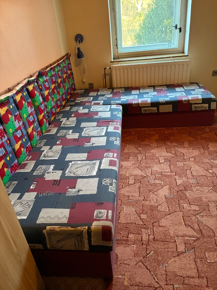 Vybavení pokoje ve světlé barvě asi bříza - 7