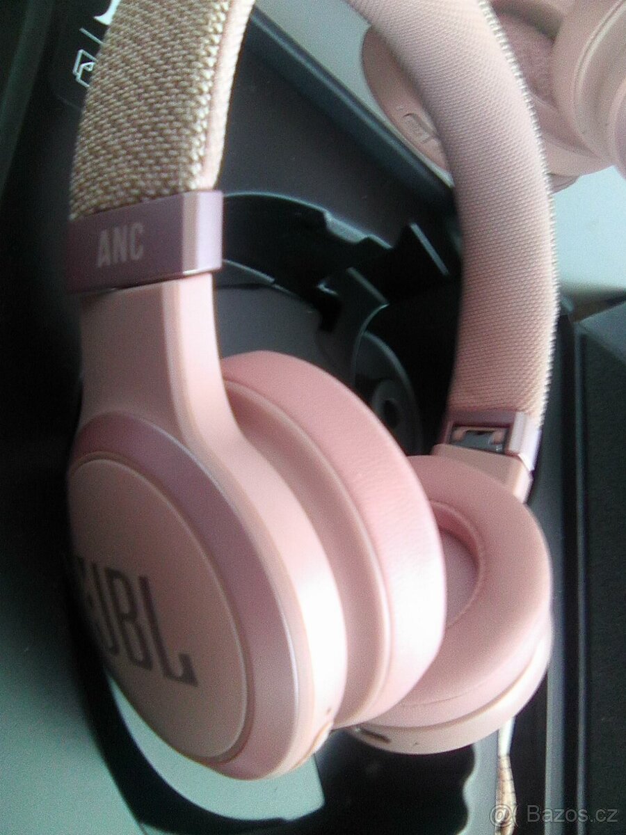 Bezdrátová Bluetooth růžová nová sluchátka Live 460NC s JBL - 7