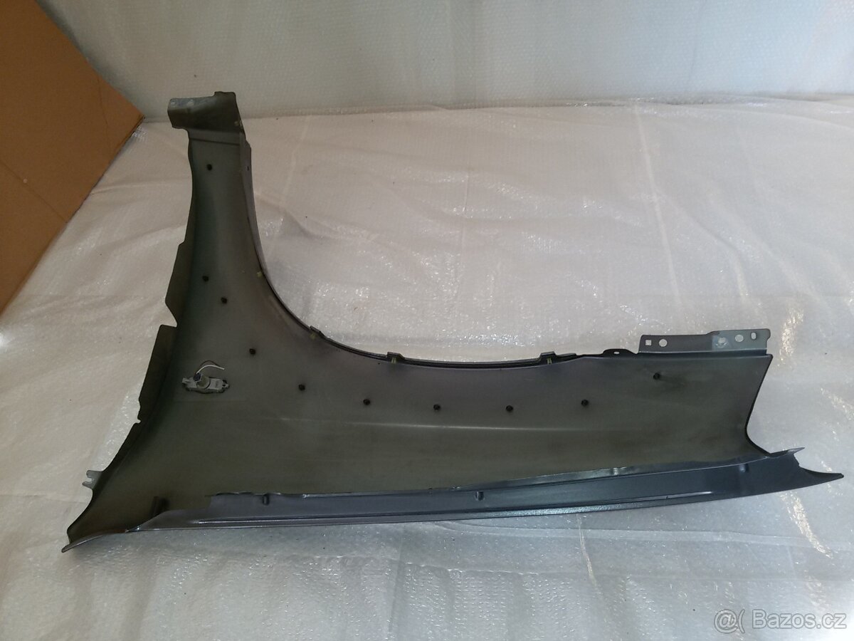 Mazda Tribute: Blatník pravý - 7