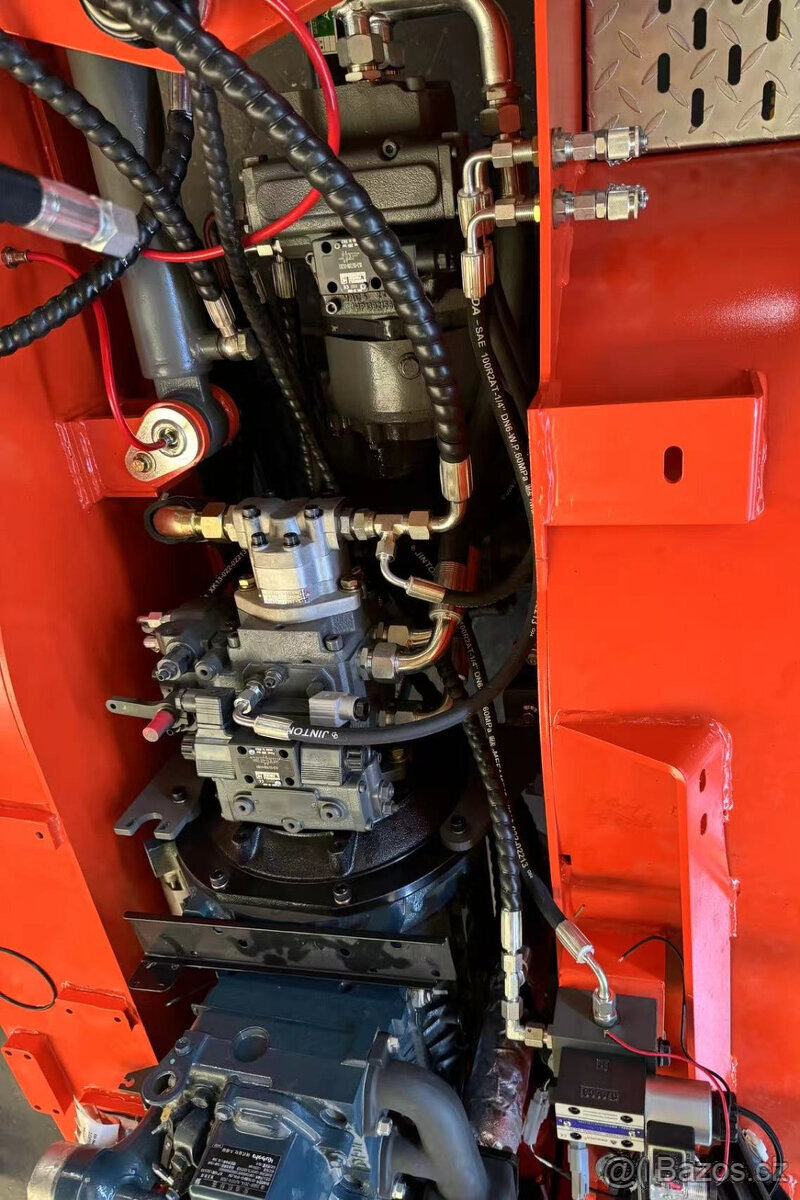 Predám Kolesový mini-nakladač KIMA K1090 4x4 Tal. hydraulika - 7