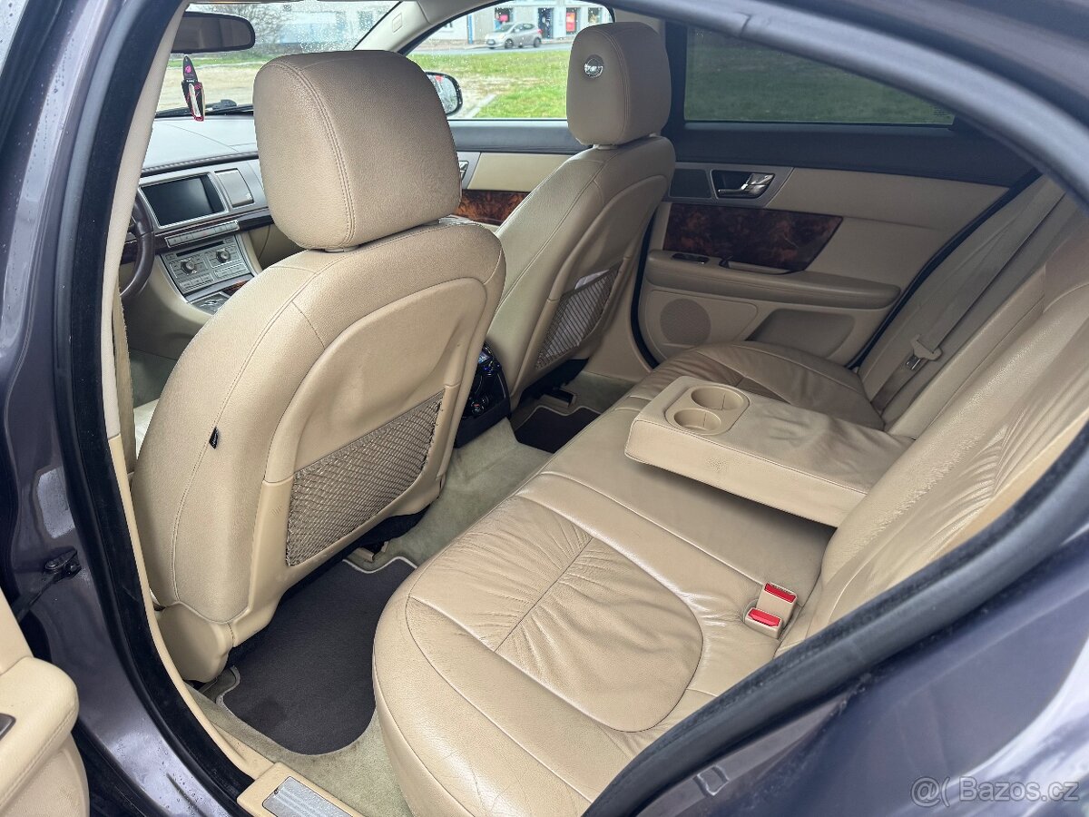 Jaguar XF 3,0d 155kW, VYMĚNÍM - 7