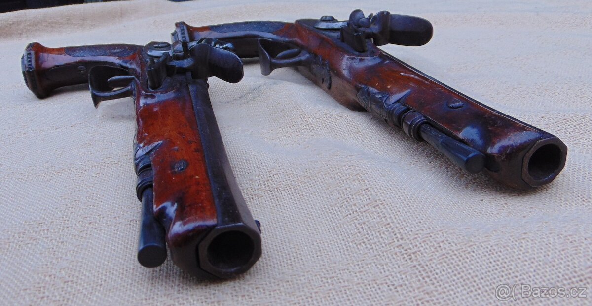 Párové křesadlové pistole - 7