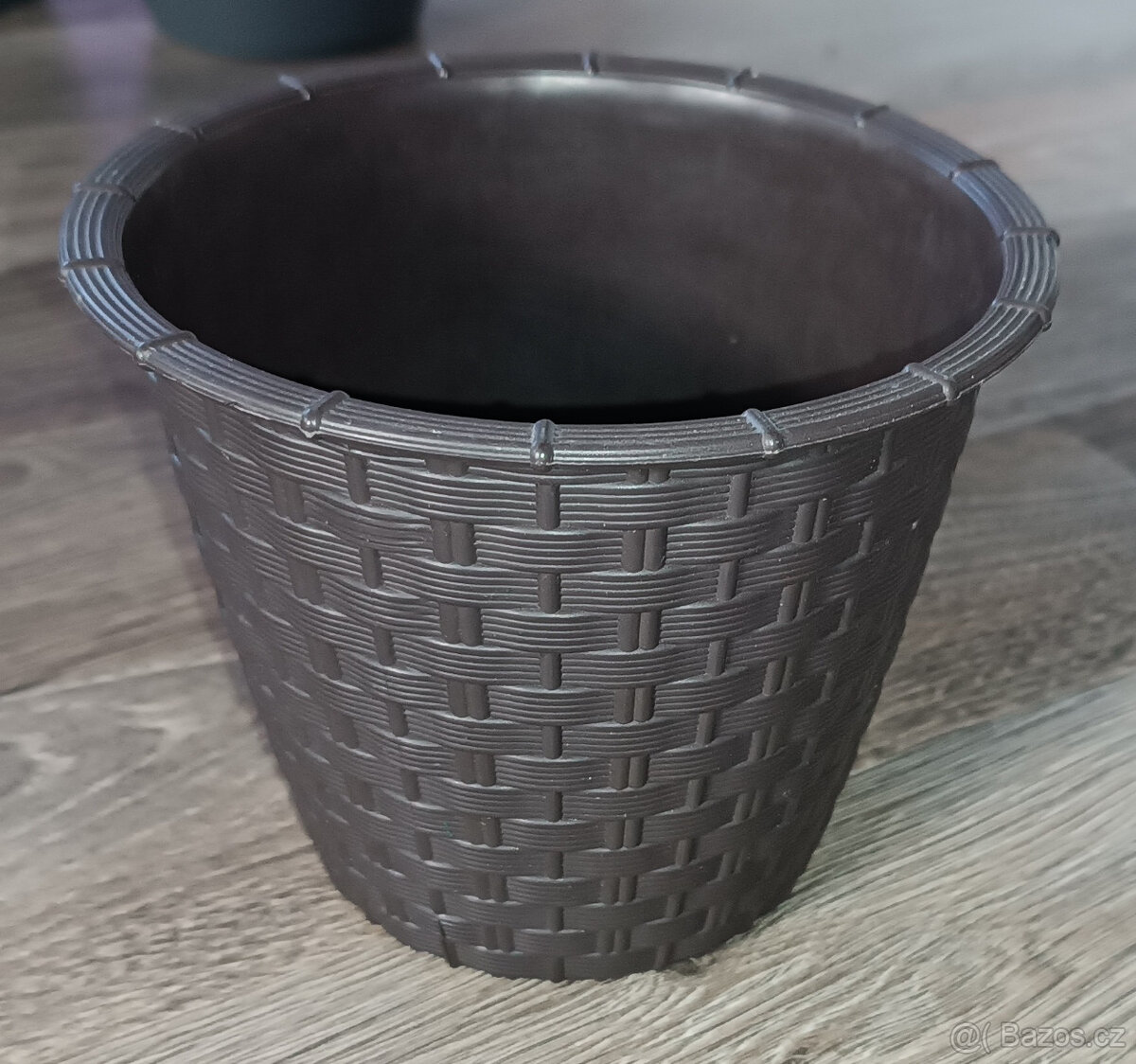 Sada 5 ks plastových květináčů + 4 ks květníků - 7