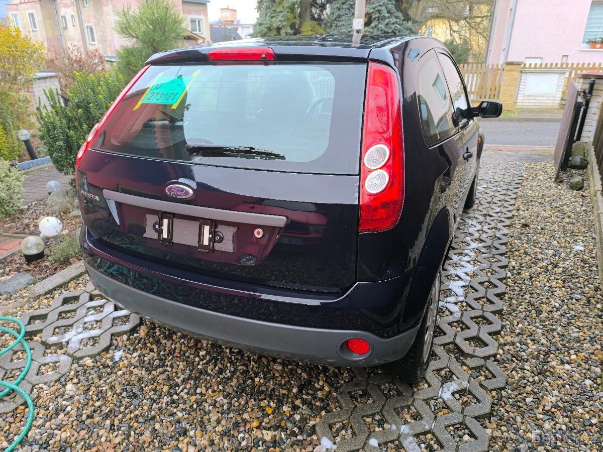 Prodám Ford Fiesta 1.3 44kw rok 2006 - 7