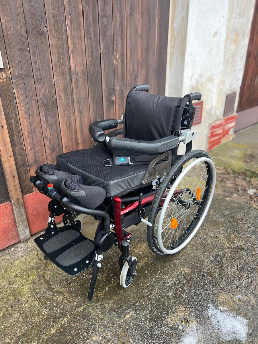 invalidní vozík stavěcí elektricky - 7