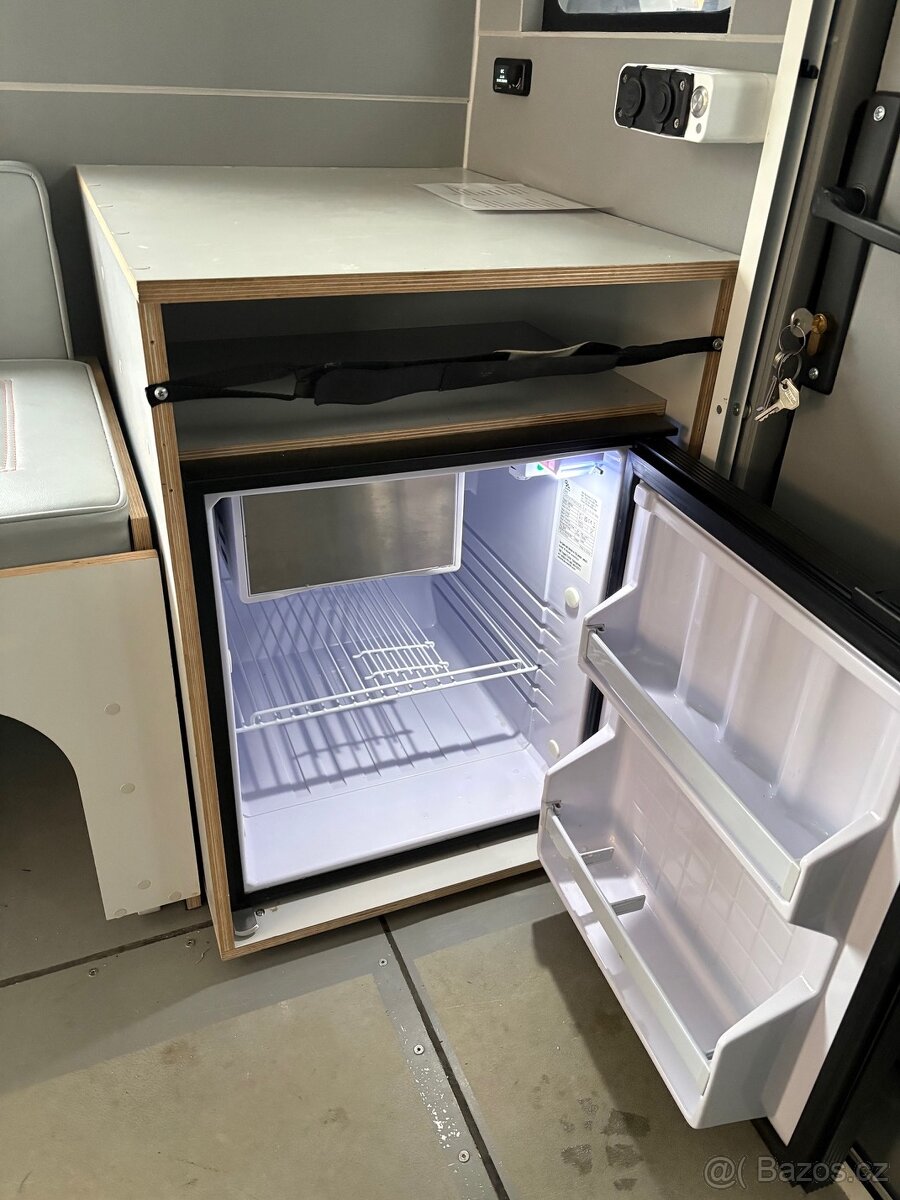 Rybářská loď Hammer 590C , Rybářský člun s kajutou - 7