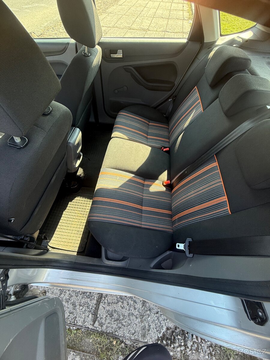 Ford Focus 1.6 - 7