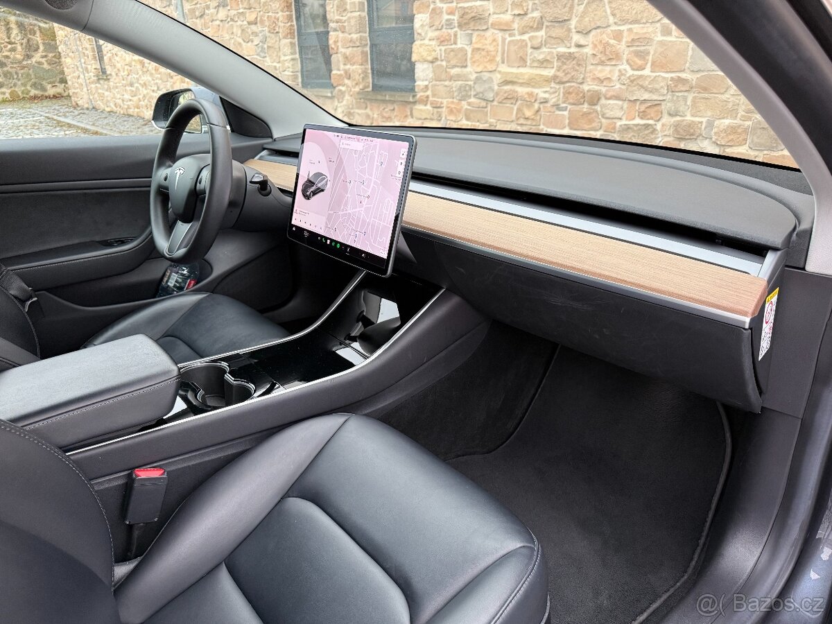 Pronájem Tesla 3 Long Range – BOLT PREMIUM / LIFTAGO PREMIUM - 7