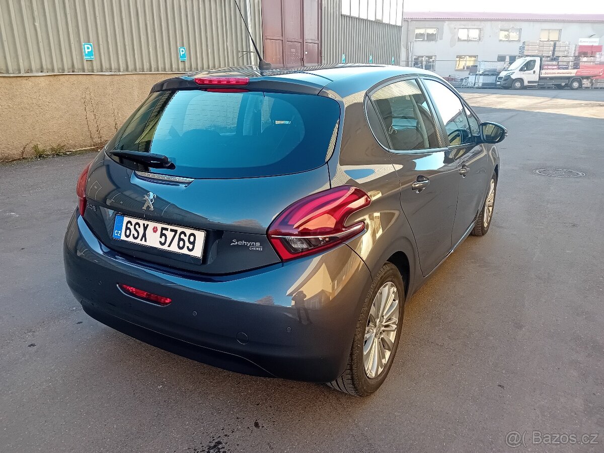 Peugeot 208 1.2i, 61kw, r.2018, naj. 44tis. Servis. - 7
