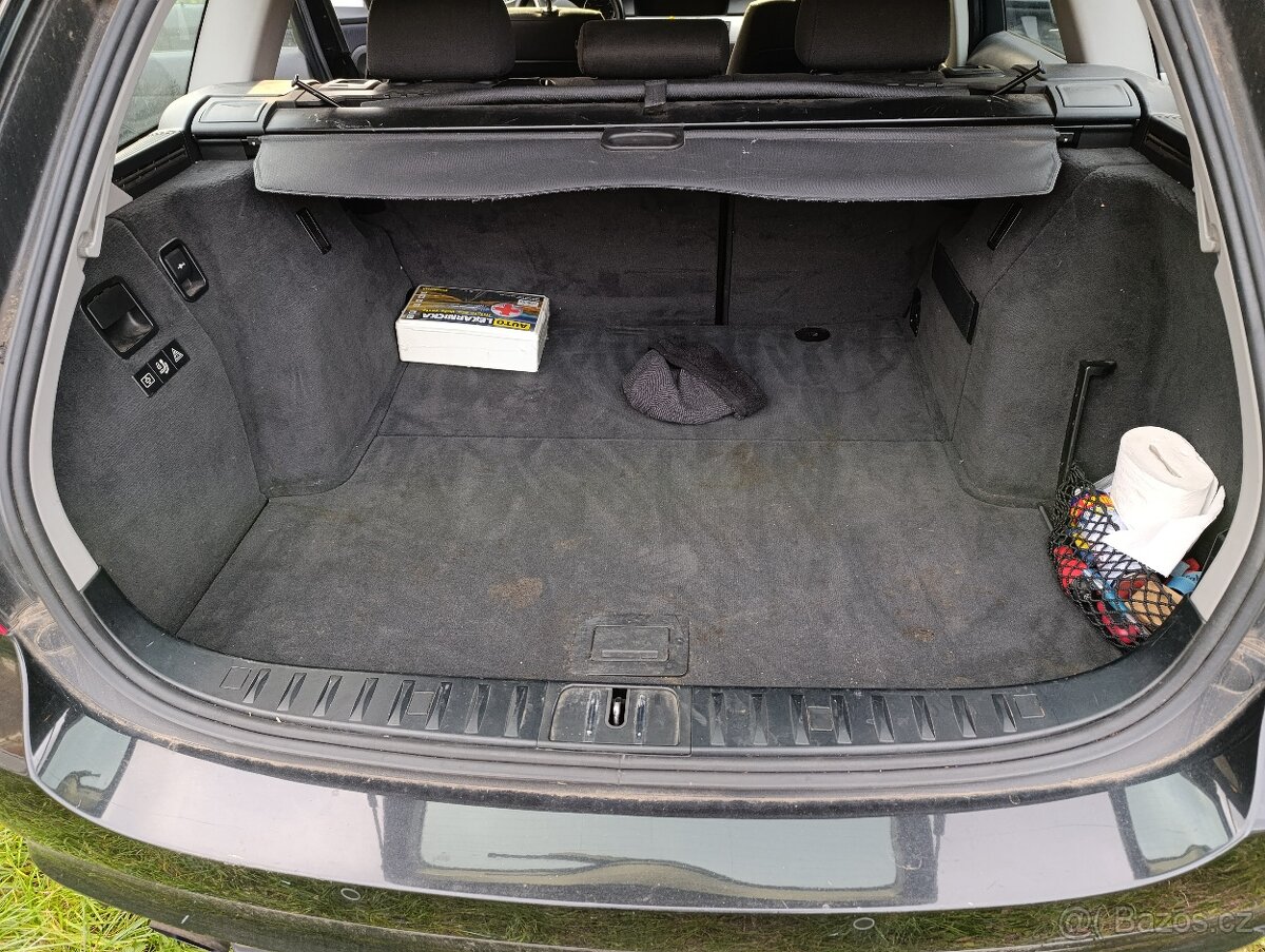 BMW 318i, navi, 2x alu, rv 2011, 176 xxx km, STK bude nová - 7