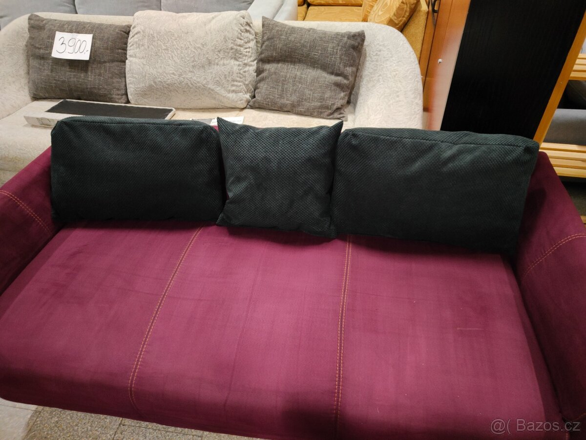 Pohovka dvojka se 3 polštáři - 7