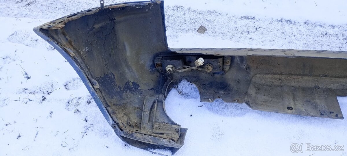 Mitsubishi Pajero III zadní nárazník - 7