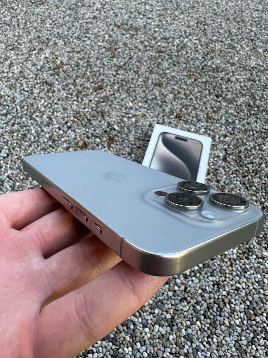 IPhone 15 pro - baterie 100% natural - 7