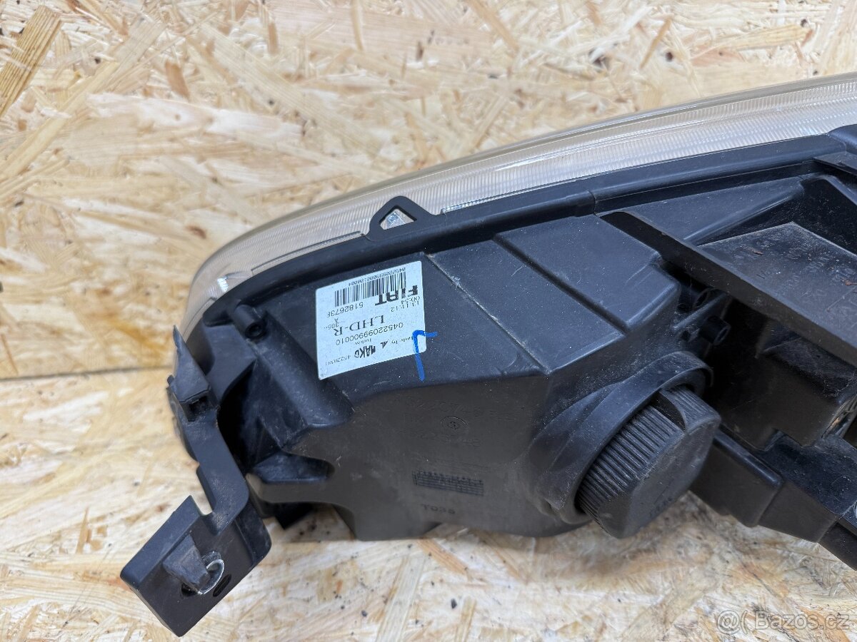 PŘEDNÍ SVĚTLA FIAT LINEA 51826739 / 51826738 - 7