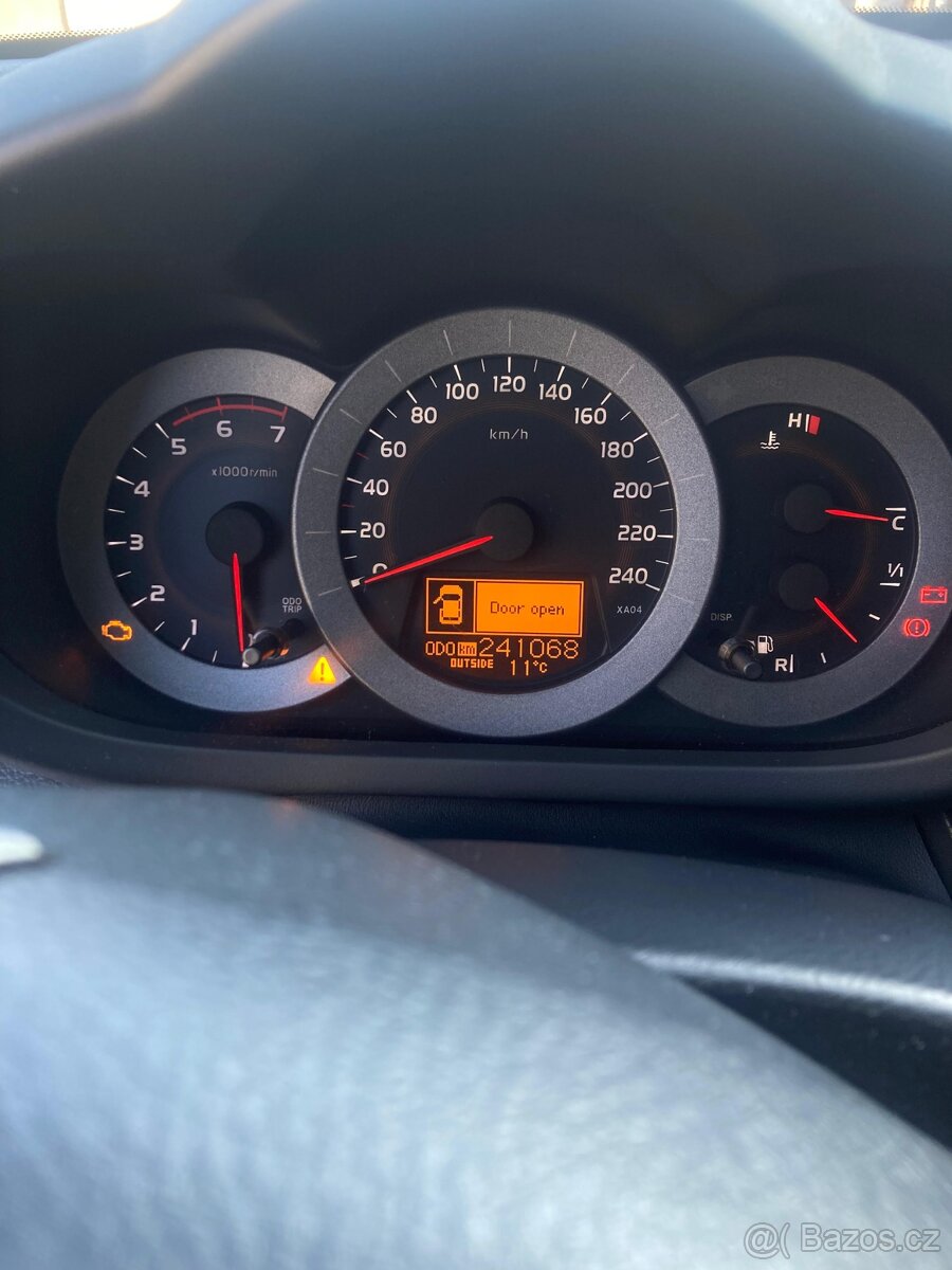 Prodám Toyota Rav4 - 7