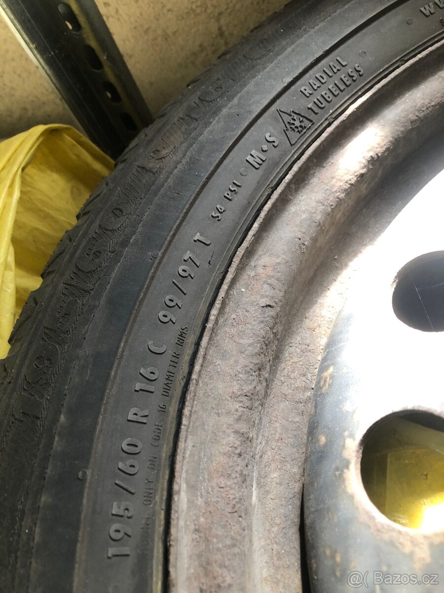 Prodám 4 zimní pneumatiky 195/60R16C na plechových discích - 7