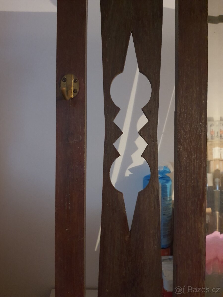 Věšák se zrcadlem - 7