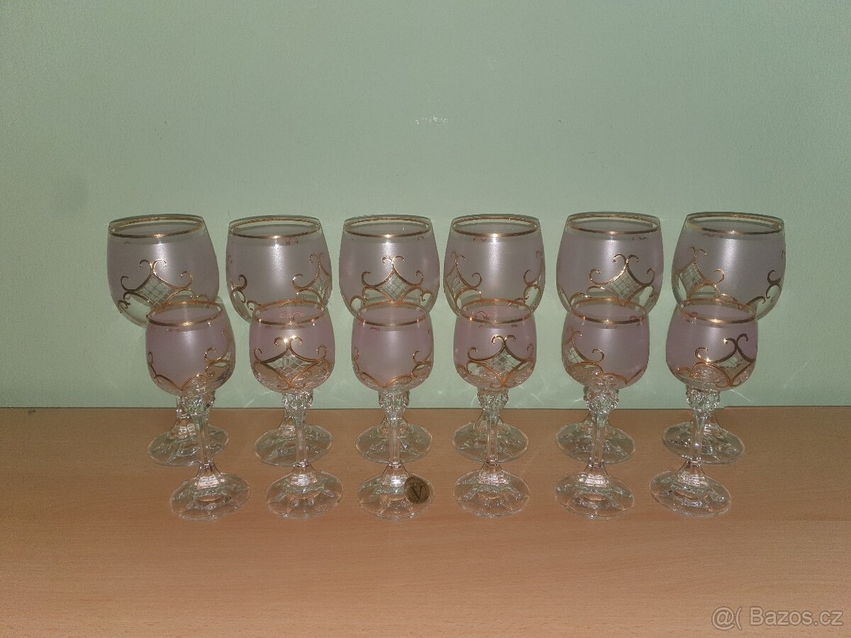 Sada na víno a vodku mřížkovaný a růžový fond Julie - 7