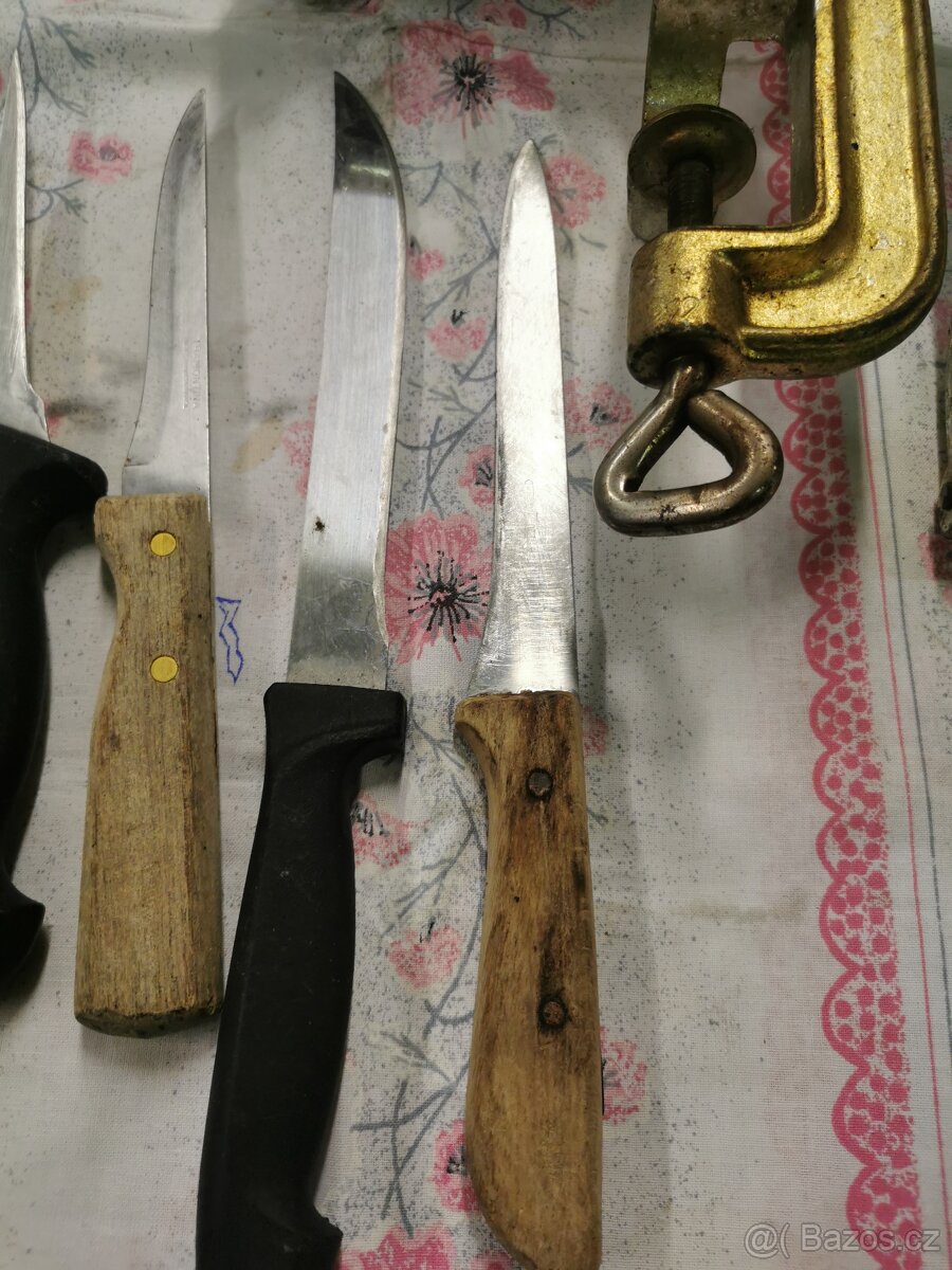 Řeznícke nože, sekáč, mlýnek. - 7
