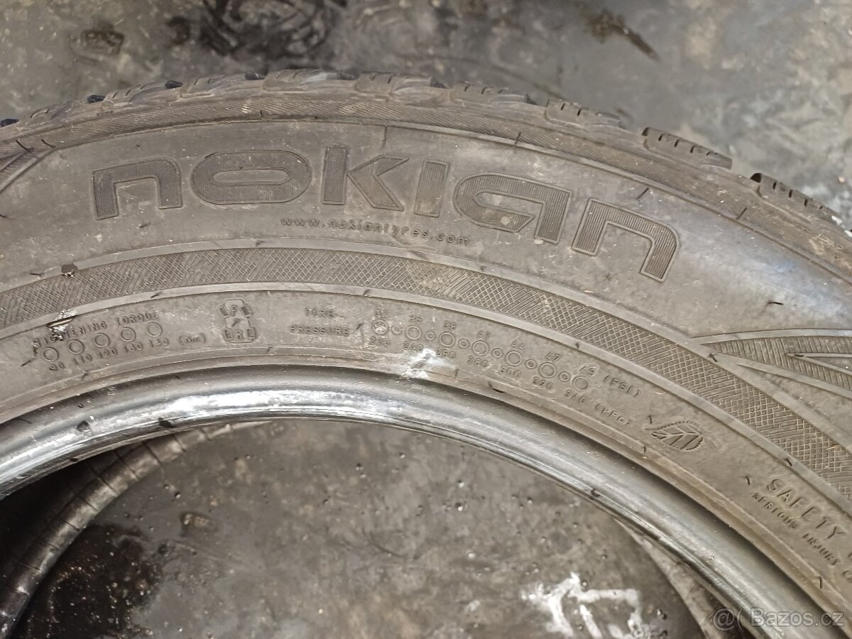 Zimní pneu Nokian 215/65/17 103H Extra Load - 7
