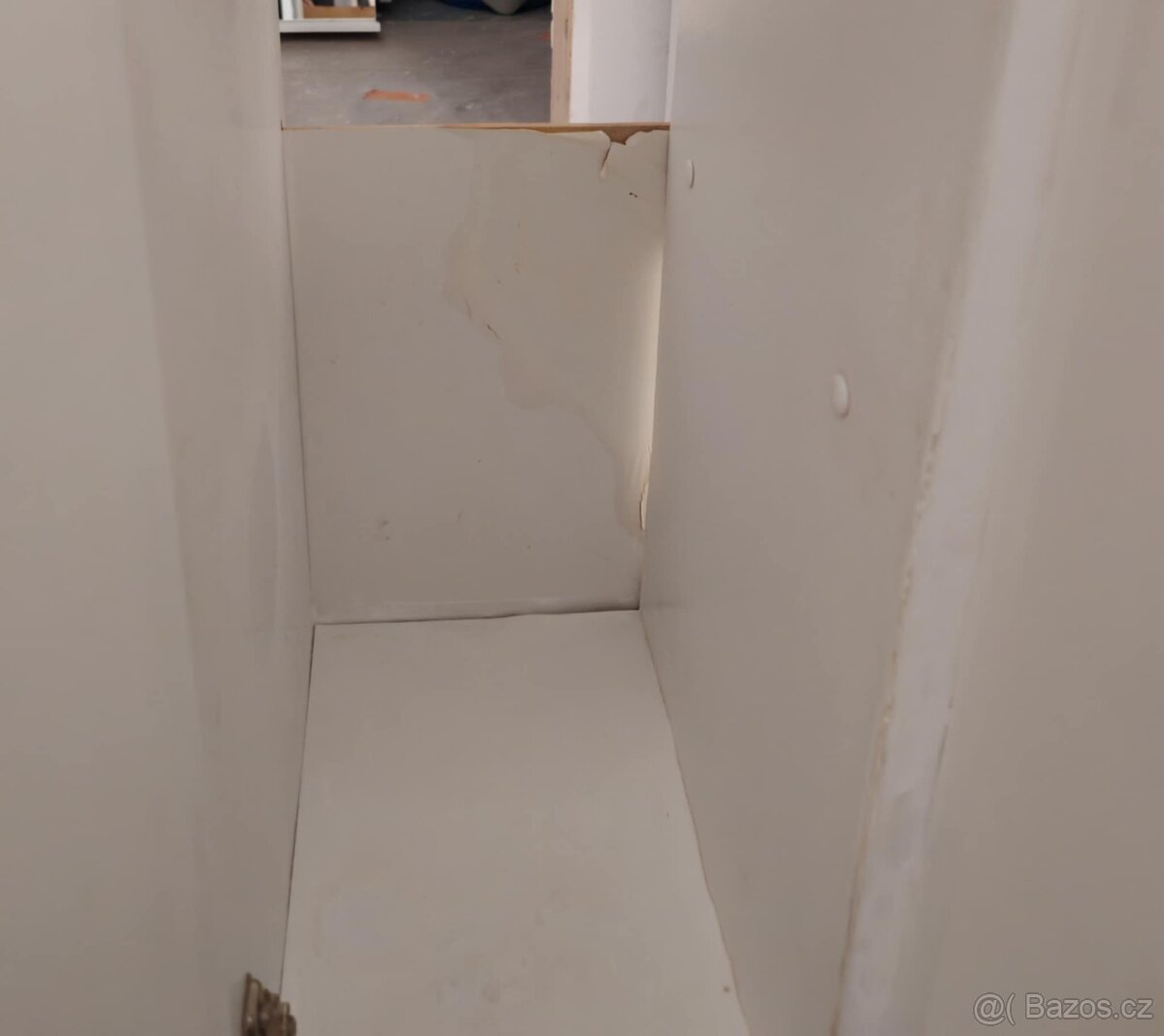 Umyvadlová skříňka s umyvadlem a zrkadlem - 7