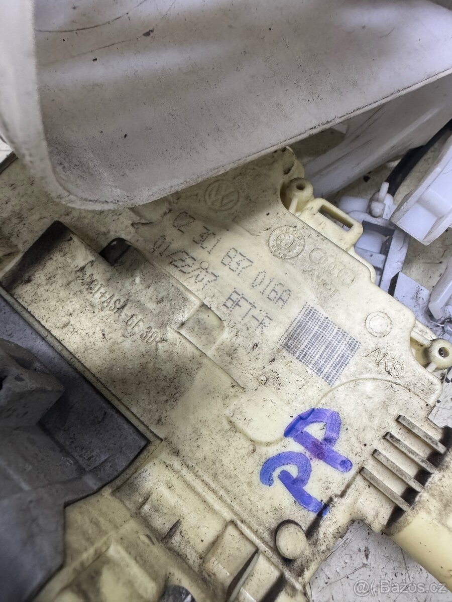 Zámky dveří passat B6 - 7