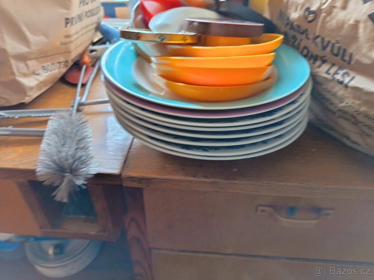 Misky, talíře, tácky aj. - 7