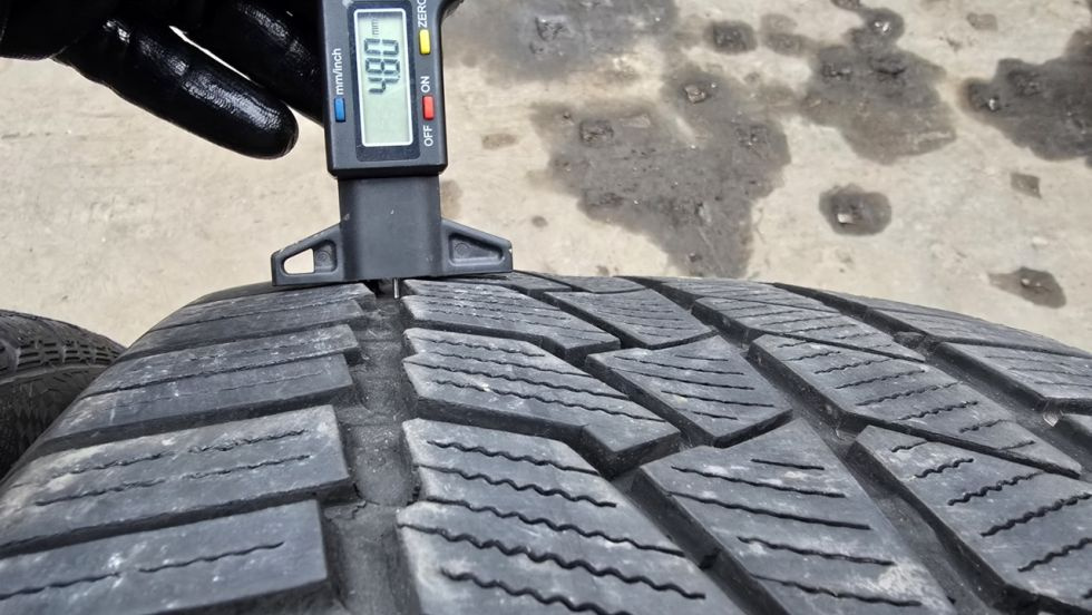 Zimní pneu 255/40/20 Continental - 7