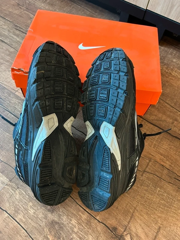 Pánské tenisky značky Nike Initiator - 7