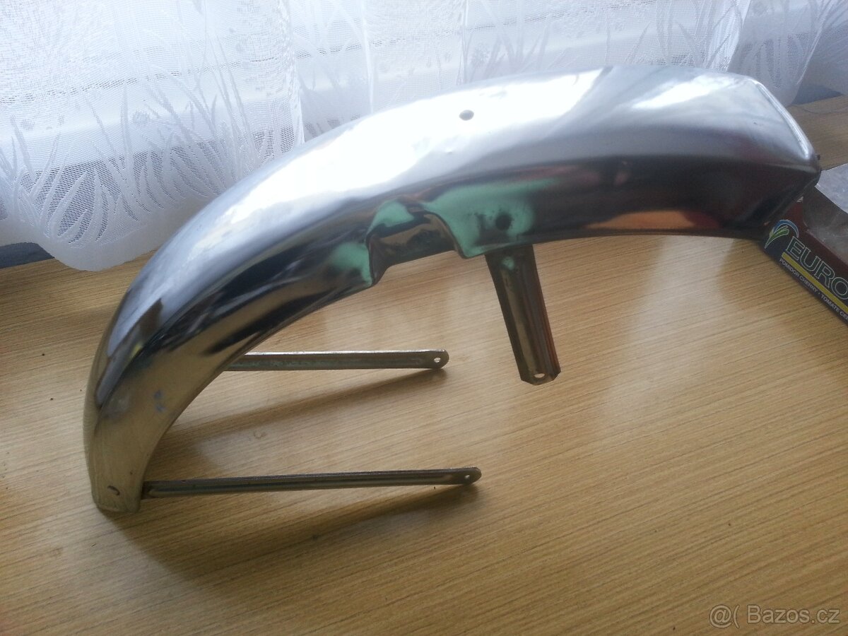 Přední blatníky na Jawa 350 634 napadené kutilem - 7