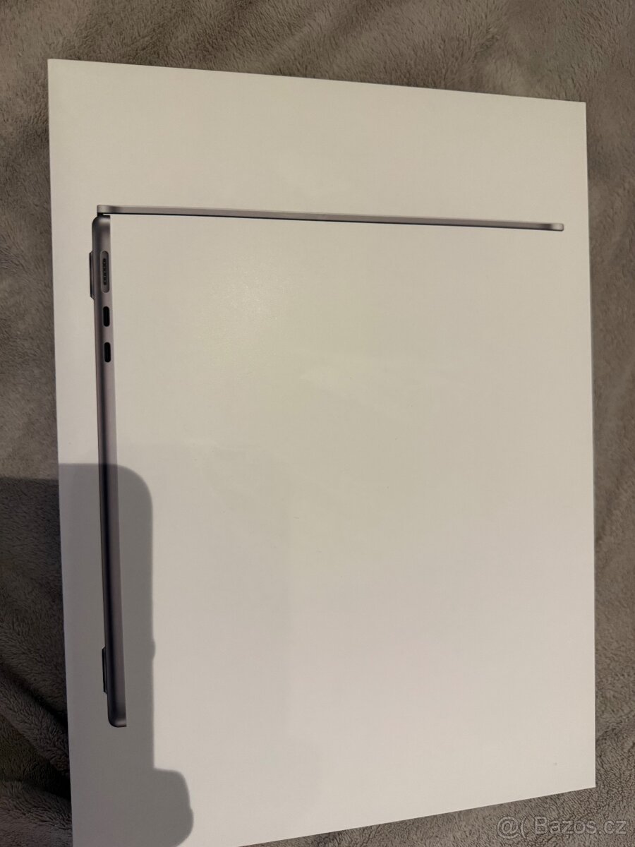 Apple MacBook Air 13” M3 - 7