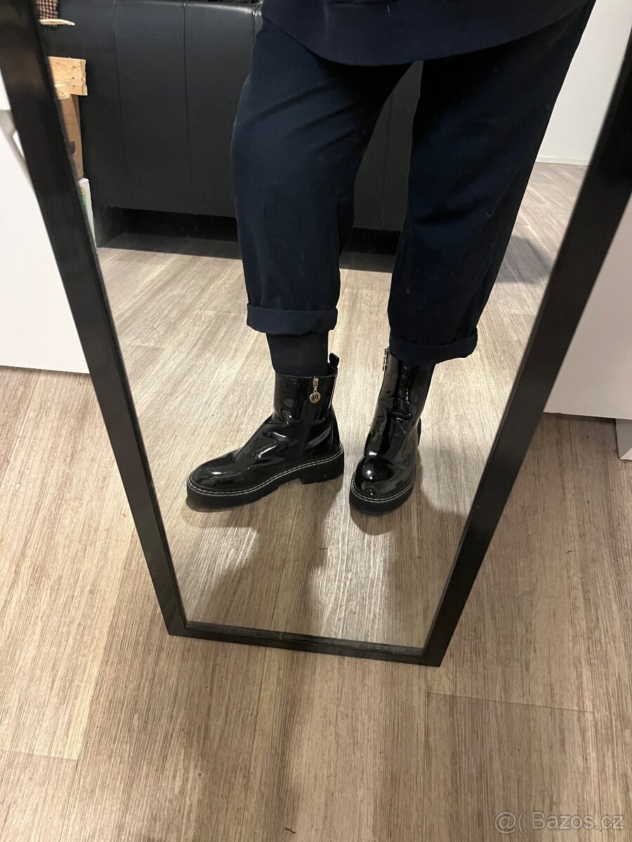 Kotníkové černé boty - 7