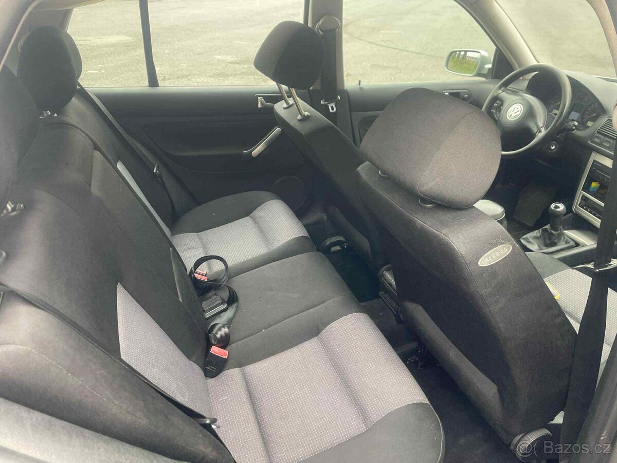 VOLKSWAGEN GOLF IV 1.6 BENZÍN - 7