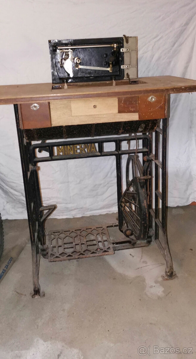 Starožitný šicí stroj MINERVA - 7