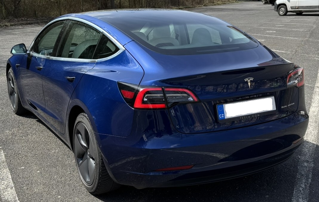 Tesla Model 3 Long Range AWD model 2020 - 7