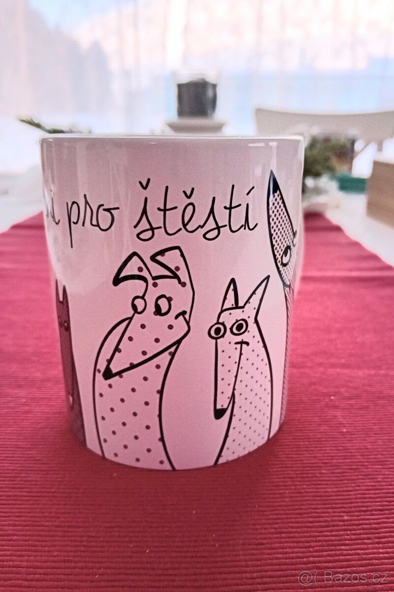 Bílý hrnek s chrty - 7