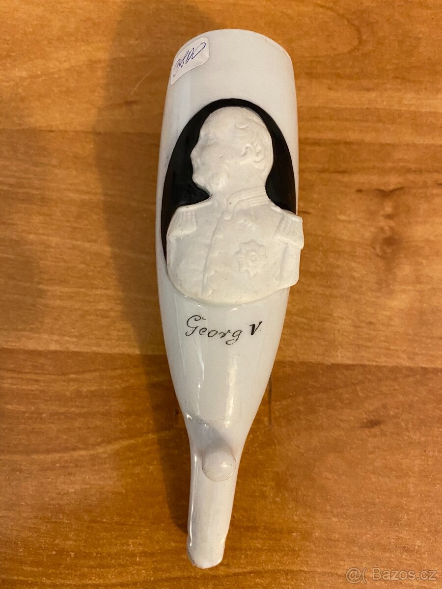 Sběratel nabízí staré porcelánové fajfky, kolínka a troubele - 7