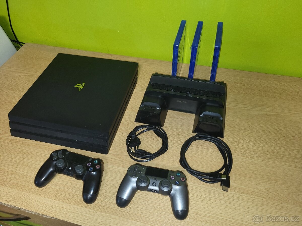 PS4 PRO 1TB příslušenství + vyčištěný - 7