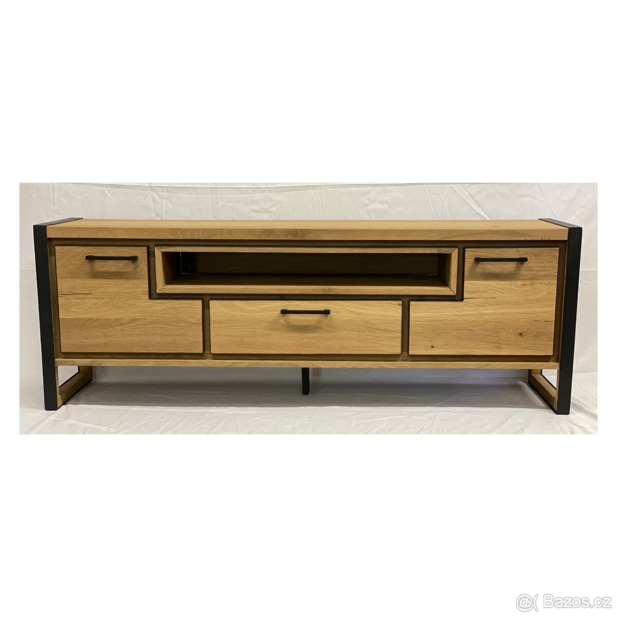 Komoda z masivu Metalo – dub, LED, 170 cm - 7