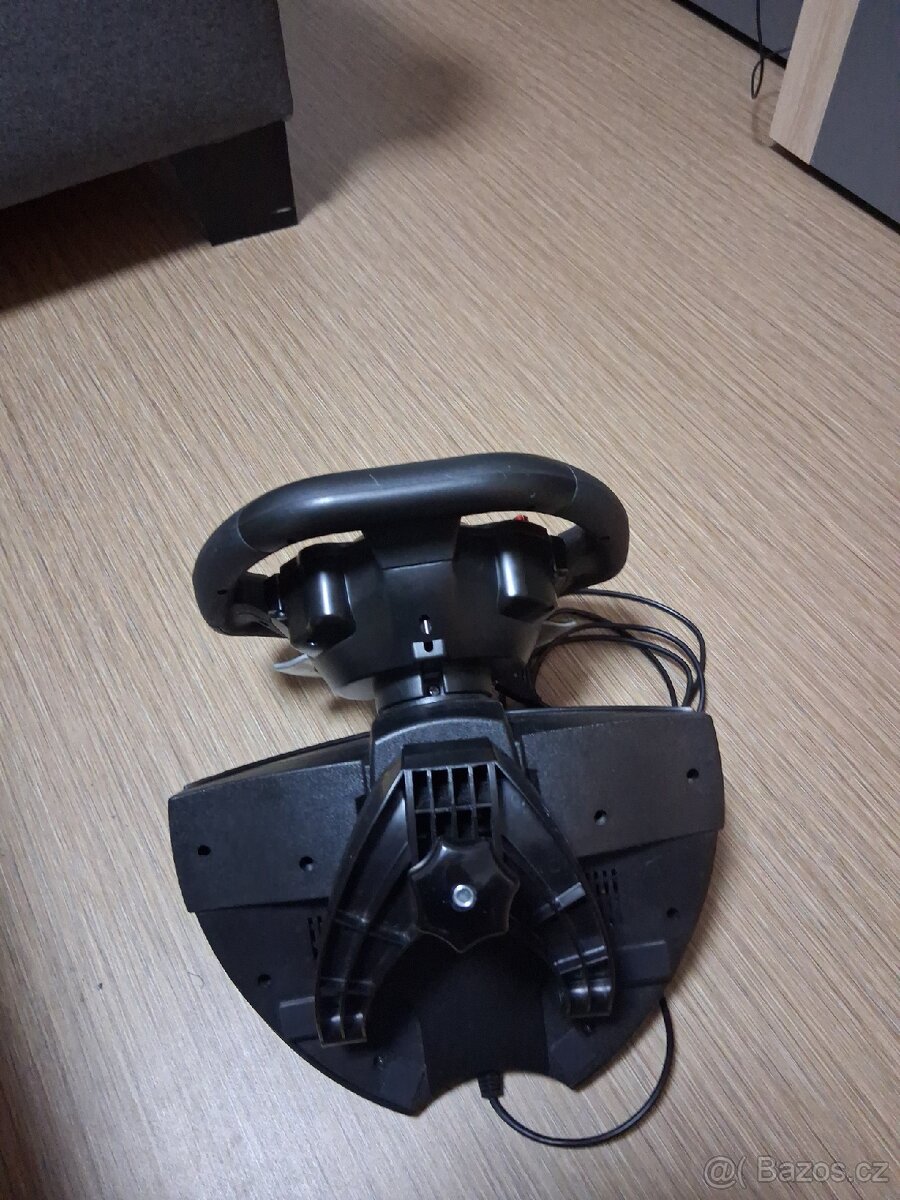 Herní volant z řady Thrustmaster T80 - 7