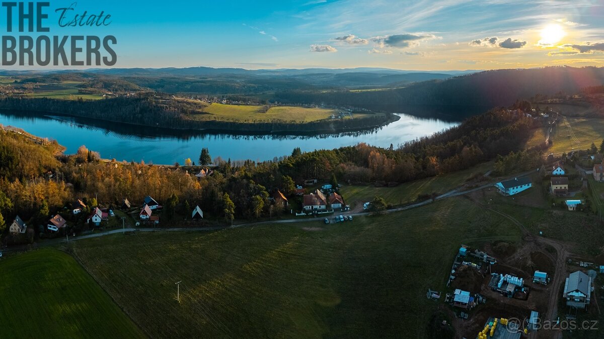 Pozemek k výstavbě rodinného domu – 1 979 m² - 7