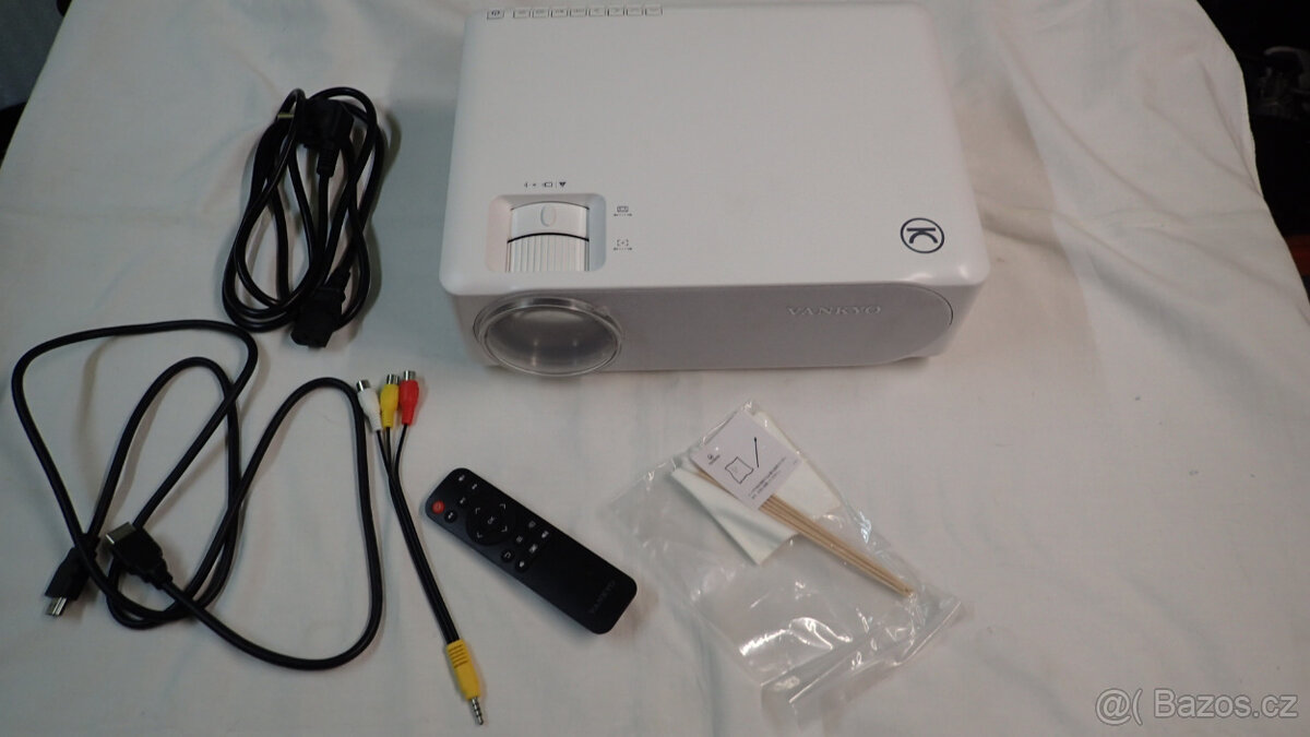 Projektor LCD LED VANKYO PERFORMANCE V630W - 7