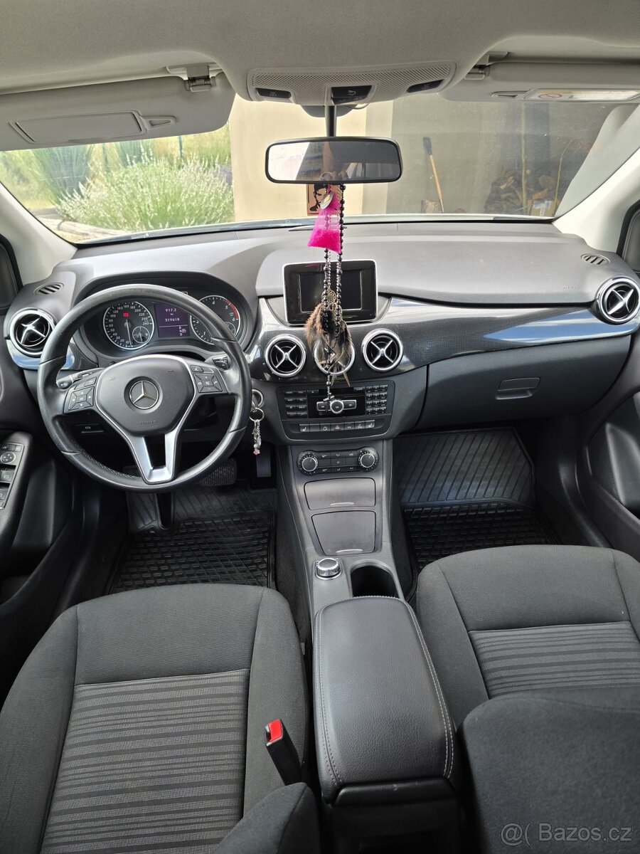 Mercedes Benz B180 W246 automat 2014 - 7