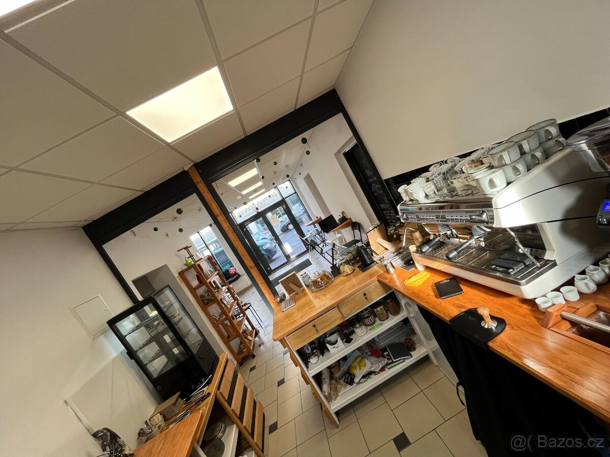 BAR DO KAVÁRNY Z MASIVU - 7